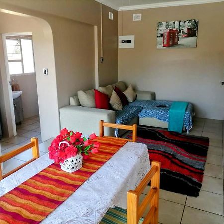 Poolside Guest House Port Shepstone Eksteriør billede