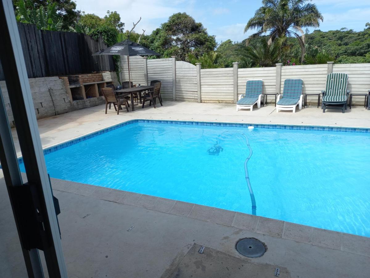 Poolside Guest House Port Shepstone Eksteriør billede