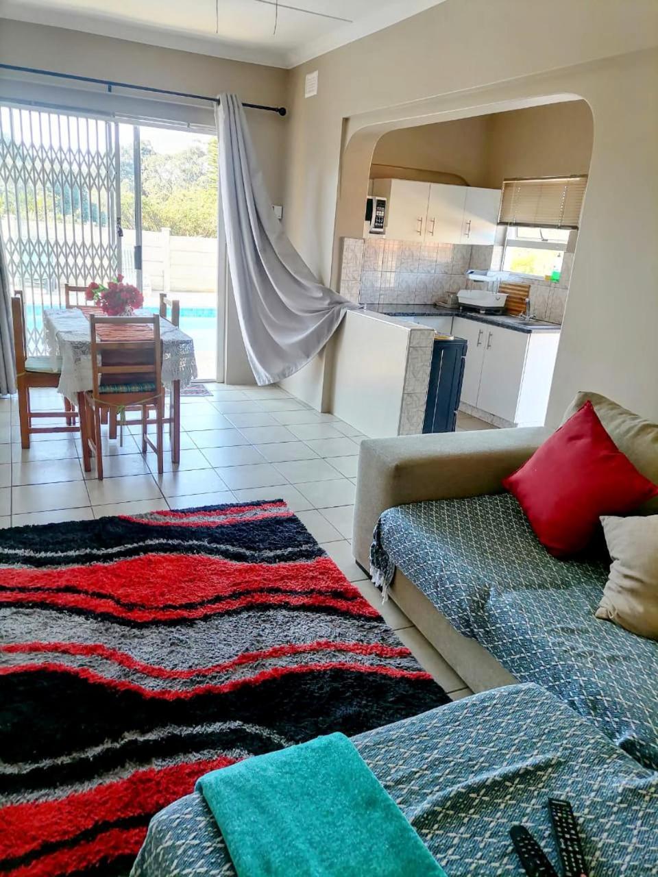 Poolside Guest House Port Shepstone Eksteriør billede